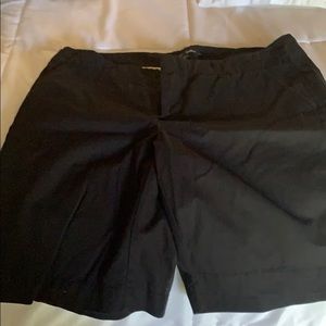 GAP shorts Women’s size 10 Black